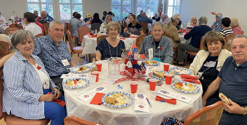 Glen Arden Guests Enjoying Dinner from Left to Right: Mary Shilton, David Shilton, Linda Webb, Rick Wodicka, Kathy Lohman, Larry Lohman