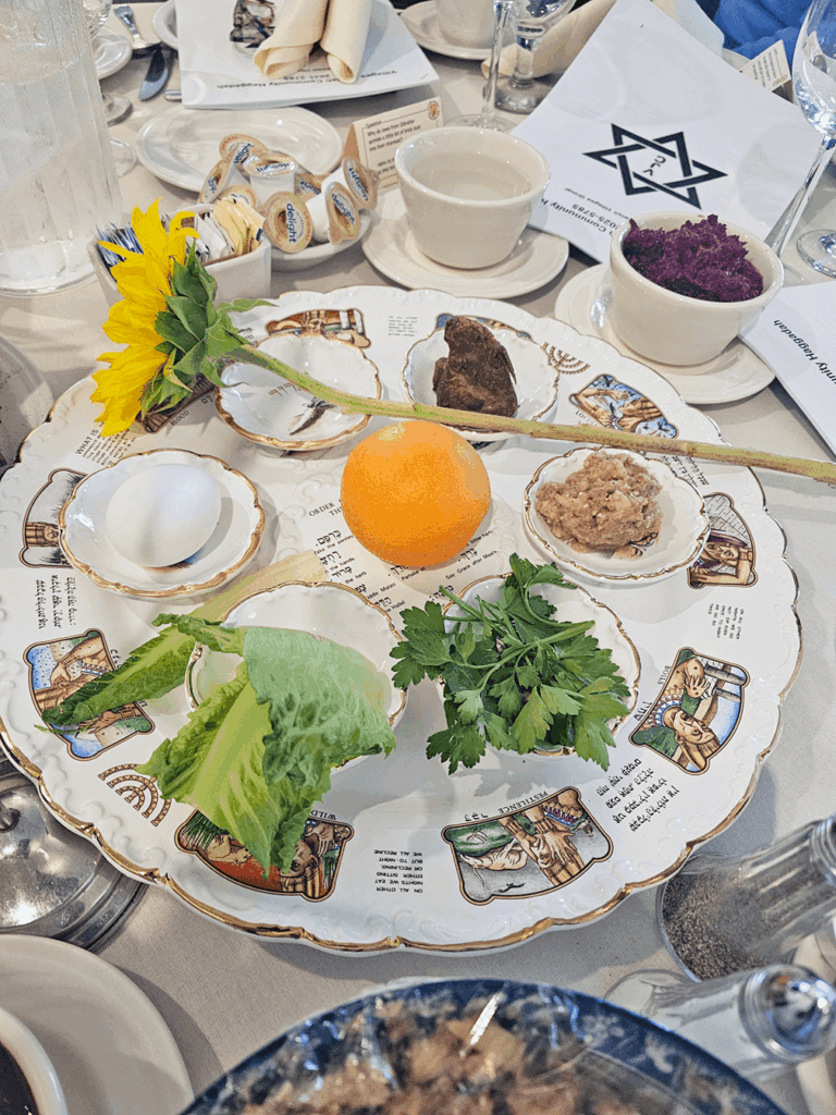 Villages Jewish Community holds Passover Seder