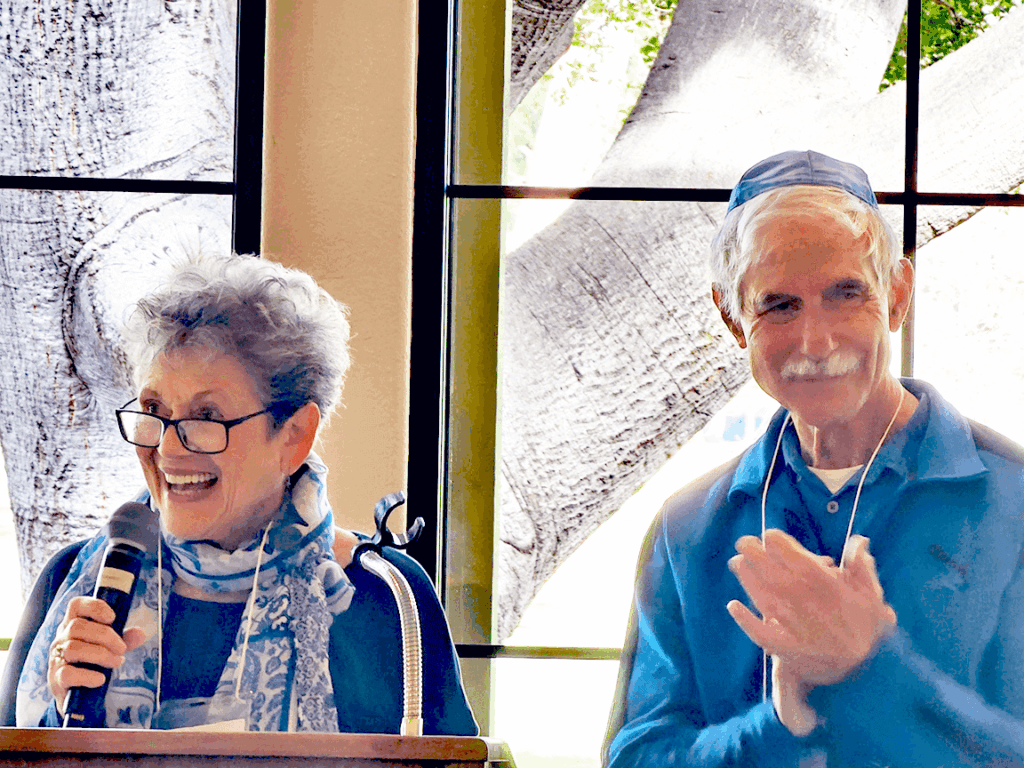 Villages Jewish Community holds Passover Seder